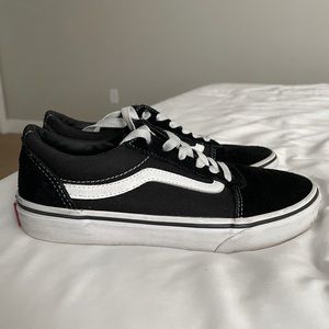 Old Skool Vans, Size 4 in Youth, Black